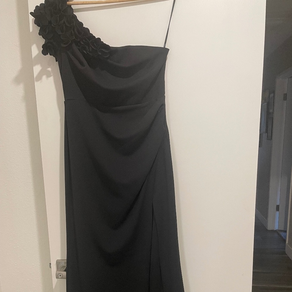 Beyond Elegant Black 3D Floral One-Shoulder Maxi Dress Size M - Picture 2 of 14